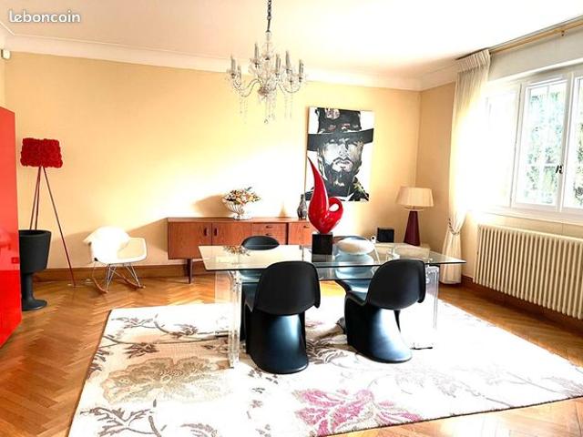 Propriété 7 pièces 230 m²