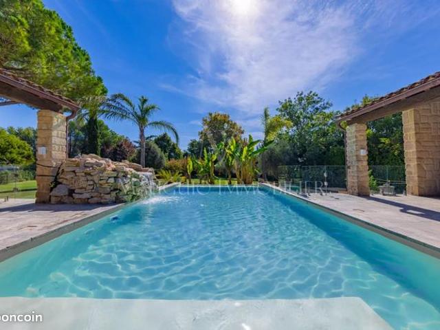 Propriété 7 pièces 230 m²