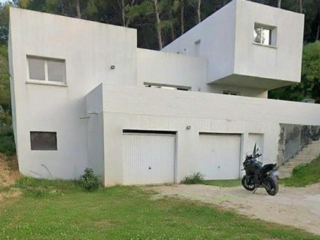 Propriété 7 pièces 230 m²