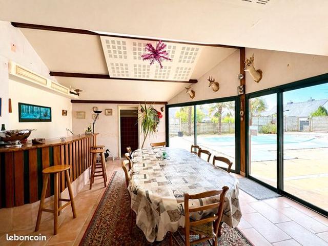 Propriété 7 pièces 231 m²