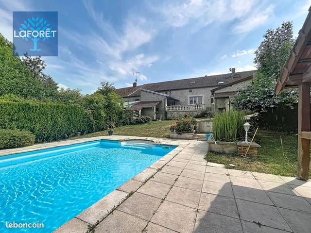 Propriété 7 pièces 232 m²