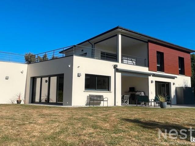 Propriété 7 pièces 232 m²
