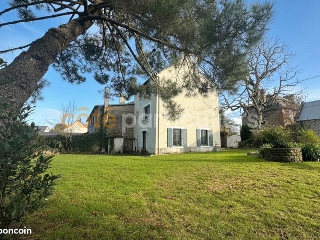 Propriété 7 pièces 233 m²