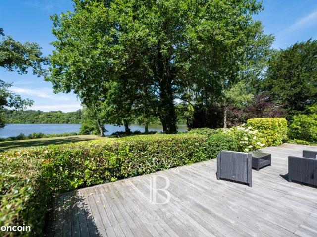 Propriété 7 pièces 233 m²
