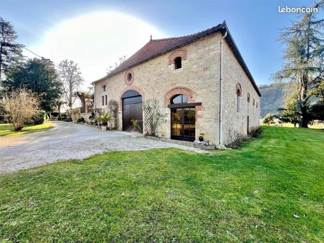 Propriété 7 pièces 244 m²