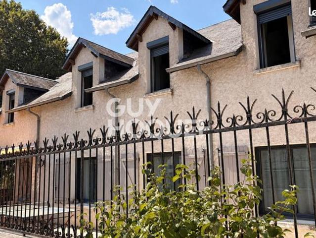 Propriété 7 pièces 244 m²