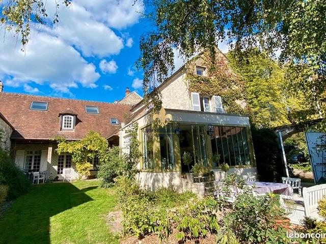 Propriété 7 pièces 245 m²