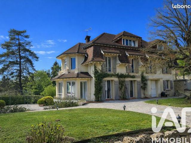 Propriété 7 pièces 245 m²