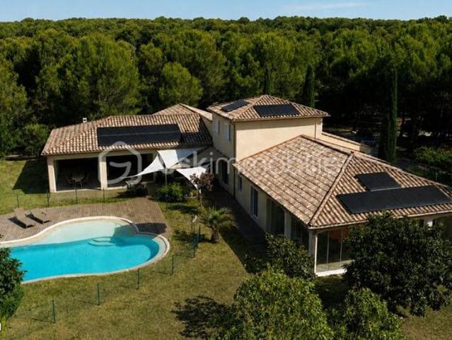 Propriété 7 pièces 245 m²