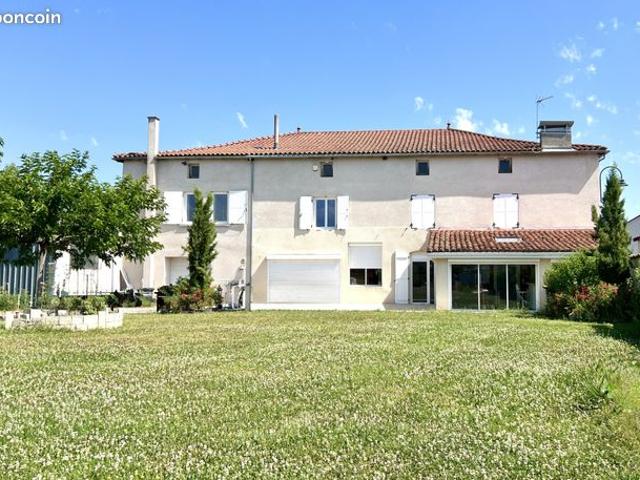 Propriété 7 pièces 245 m²