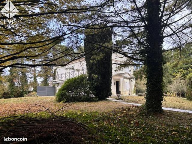 Propriété 7 pièces 246 m²