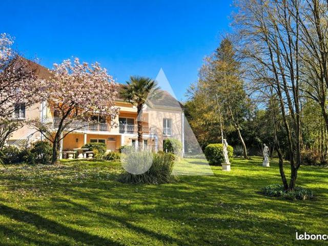 Propriété 7 pièces 246 m²