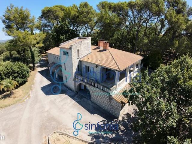 Propriété 7 pièces 246 m²
