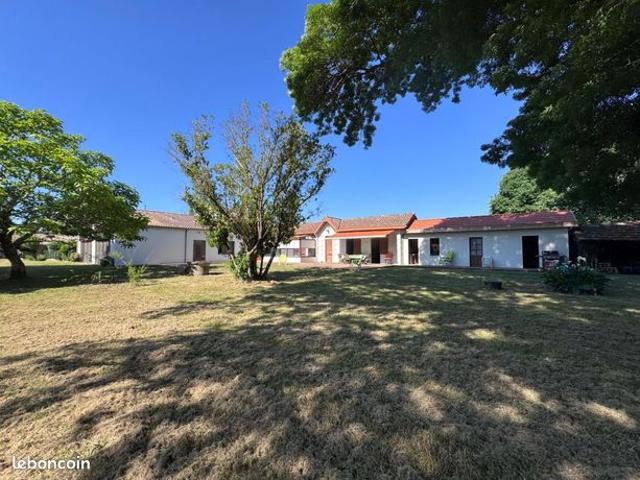 Propriété 7 pièces 246 m²