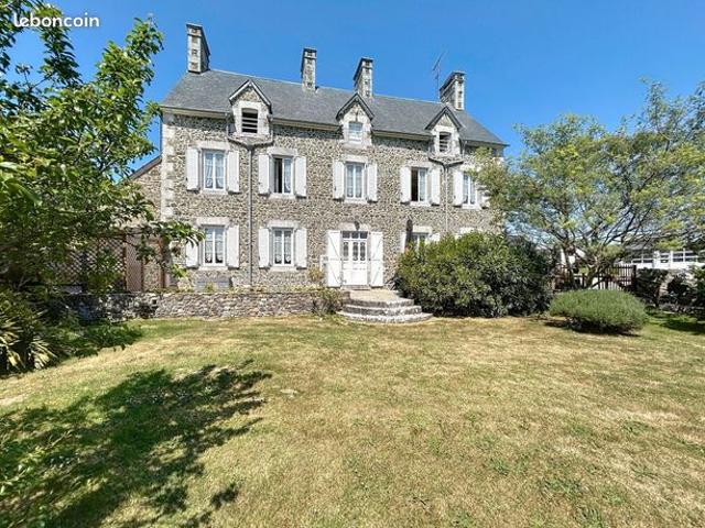 Propriété 7 pièces 247 m²