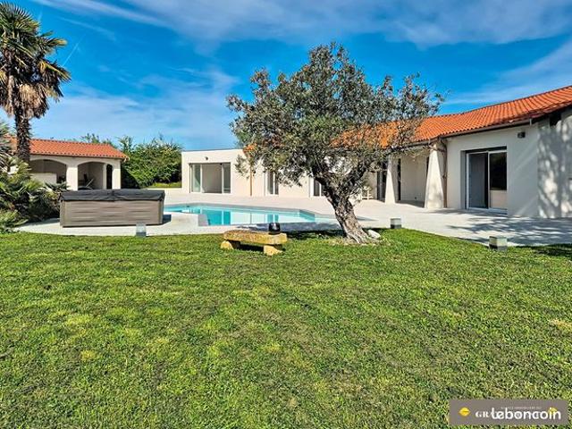 Propriété 7 pièces 247 m²