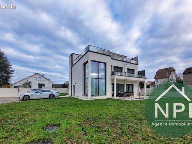 Propriété 7 pièces 248 m²