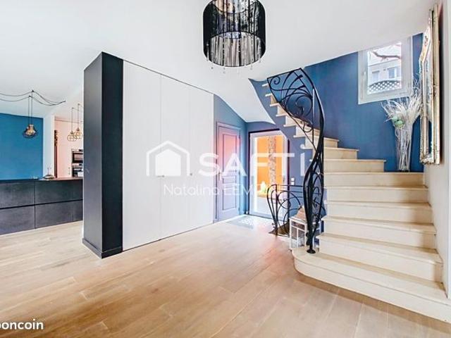 Propriété 7 pièces 240 m²