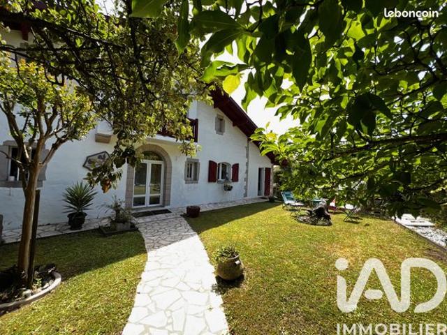 Propriété 7 pièces 240 m²