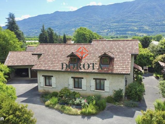 Propriété 7 pièces 240 m²