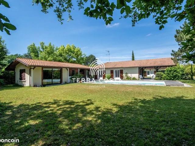 Propriété 7 pièces 240 m²