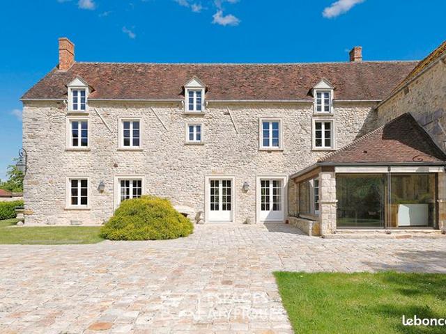 Propriété 7 pièces 240 m²