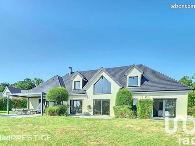 Propriété 7 pièces 240 m²