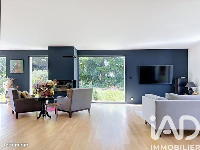 Propriété 7 pièces 240 m²
