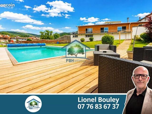 Propriété 7 pièces 240 m²