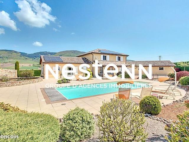 Propriété 7 pièces 240 m²