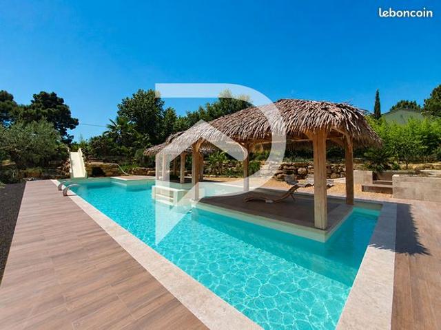 Propriété 7 pièces 240 m²
