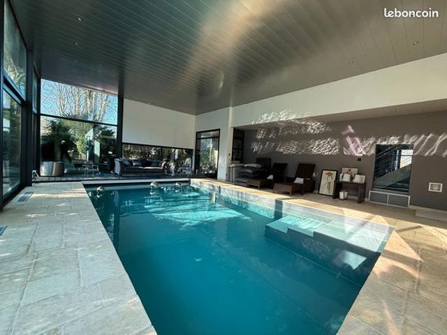 Propriété 7 pièces 240 m²