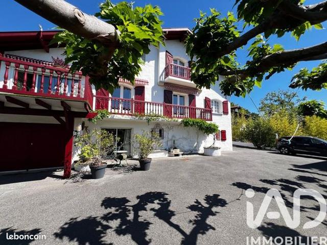 Propriété 7 pièces 240 m²