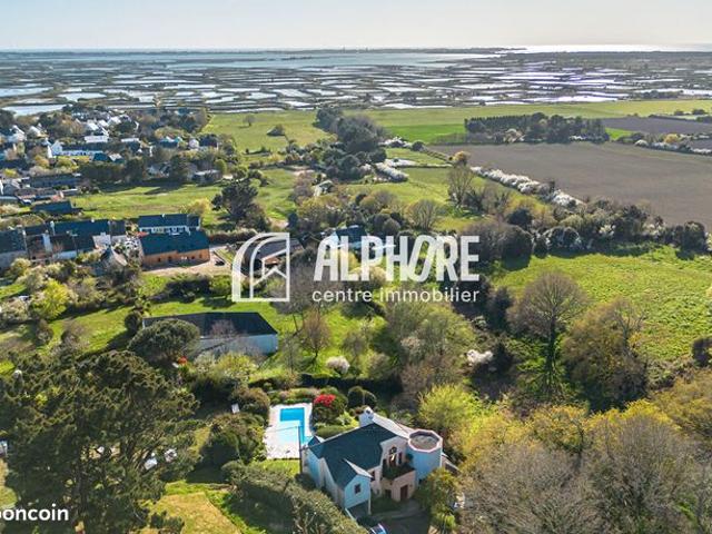 Propriété 7 pièces 240 m²