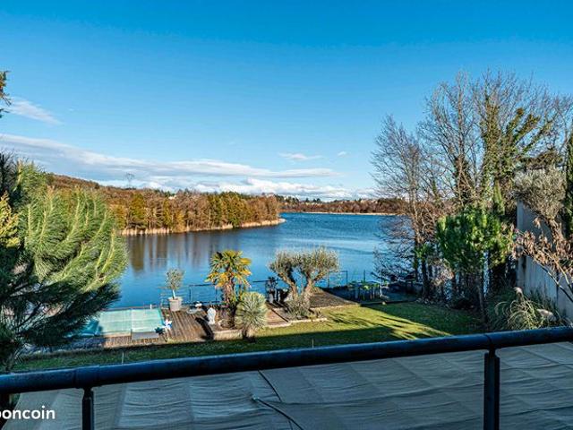 Propriété 7 pièces 241 m²
