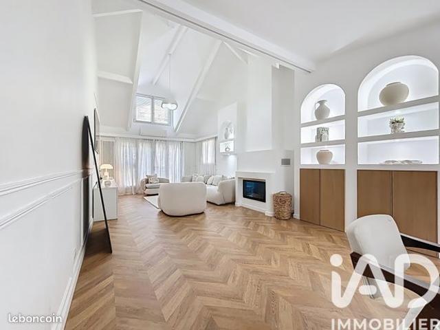 Propriété 7 pièces 241 m²