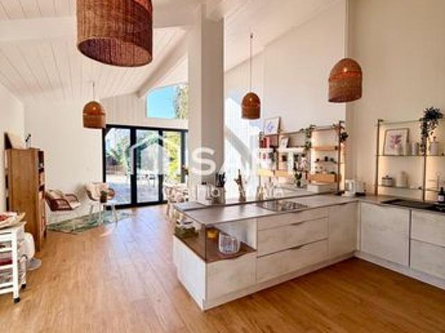 Propriété 7 pièces 241 m²