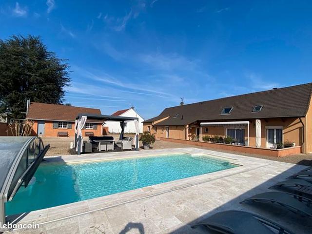 Propriété 7 pièces 241 m²