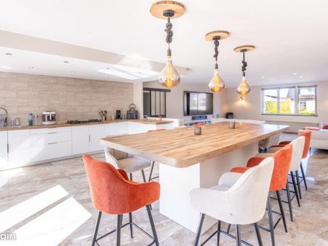 Propriété 7 pièces 241 m²