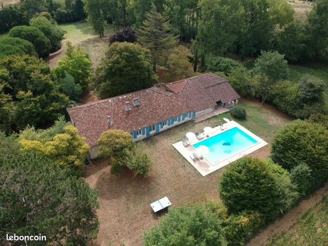Propriété 7 pièces 242 m²