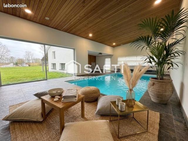 Propriété 7 pièces 242 m²