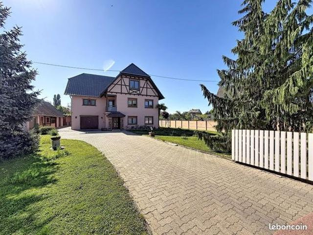 Propriété 7 pièces 243 m²