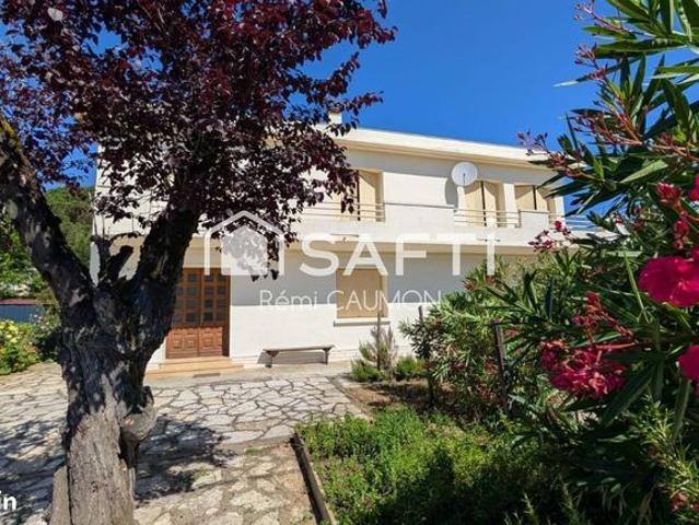 Propriété 7 pièces 243 m²