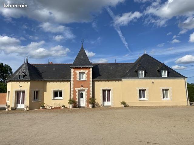 Propriété 7 pièces 243 m²