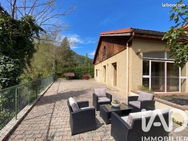 Propriété 7 pièces 254 m²