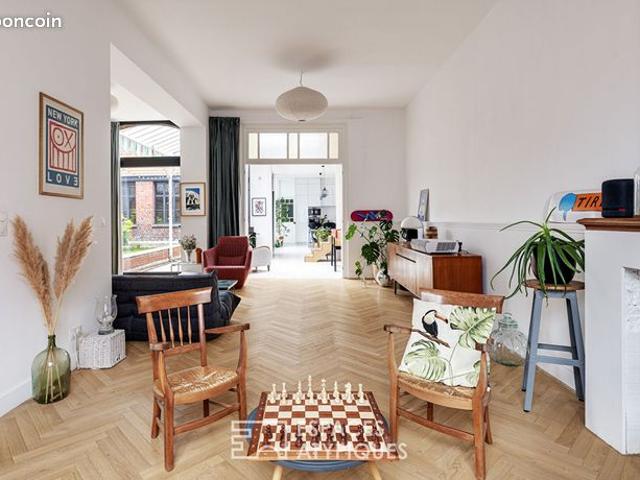Propriété 7 pièces 254 m²