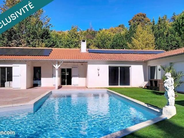 Propriété 7 pièces 255 m²