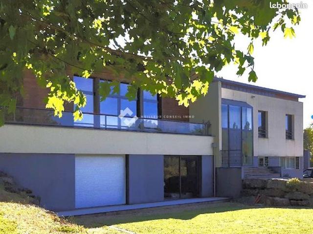 Propriété 7 pièces 255 m²