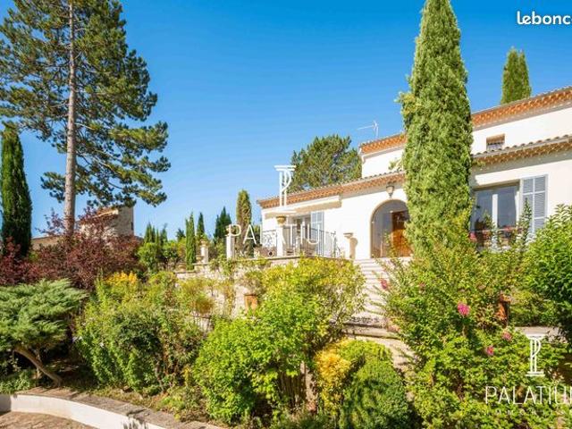 Propriété 7 pièces 255 m²