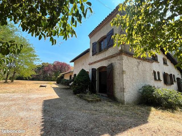 Propriété 7 pièces 255 m²
